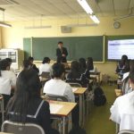 遺愛女子高校 ２年生を対象とした「化学」の出前講座を実施しました