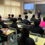 桜蘭中学校２年生を対象とした出前講座を実施しました